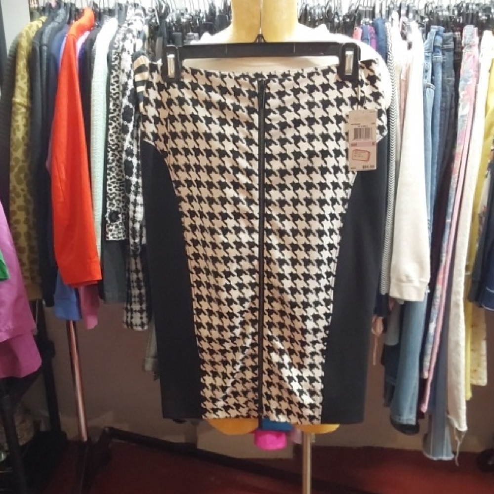 Michael Kors Black and White Houndstooth Pencil Skirt
